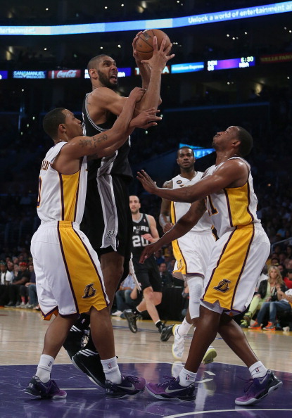 体育CBA：继续领跑 新疆男篮109-104上海男篮