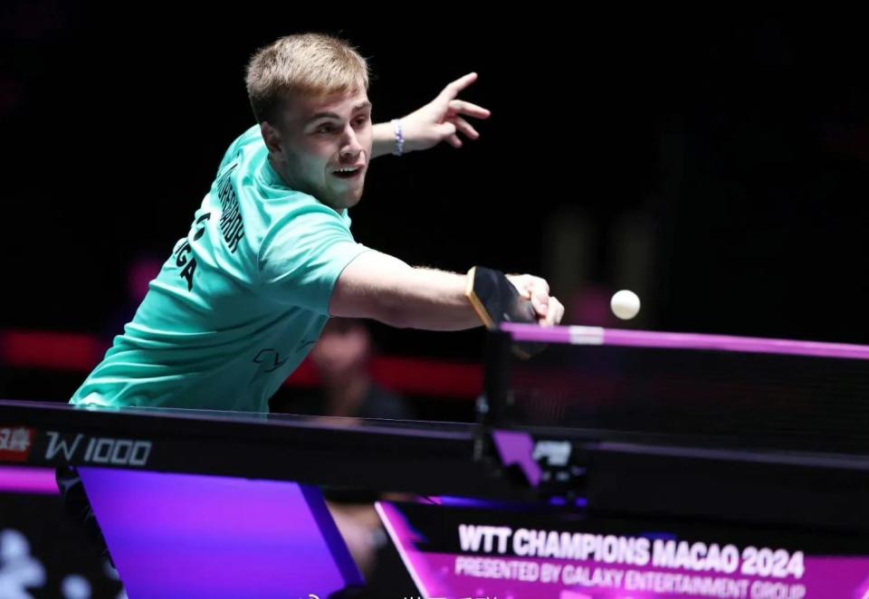 篮球比赛中 篮球比赛中