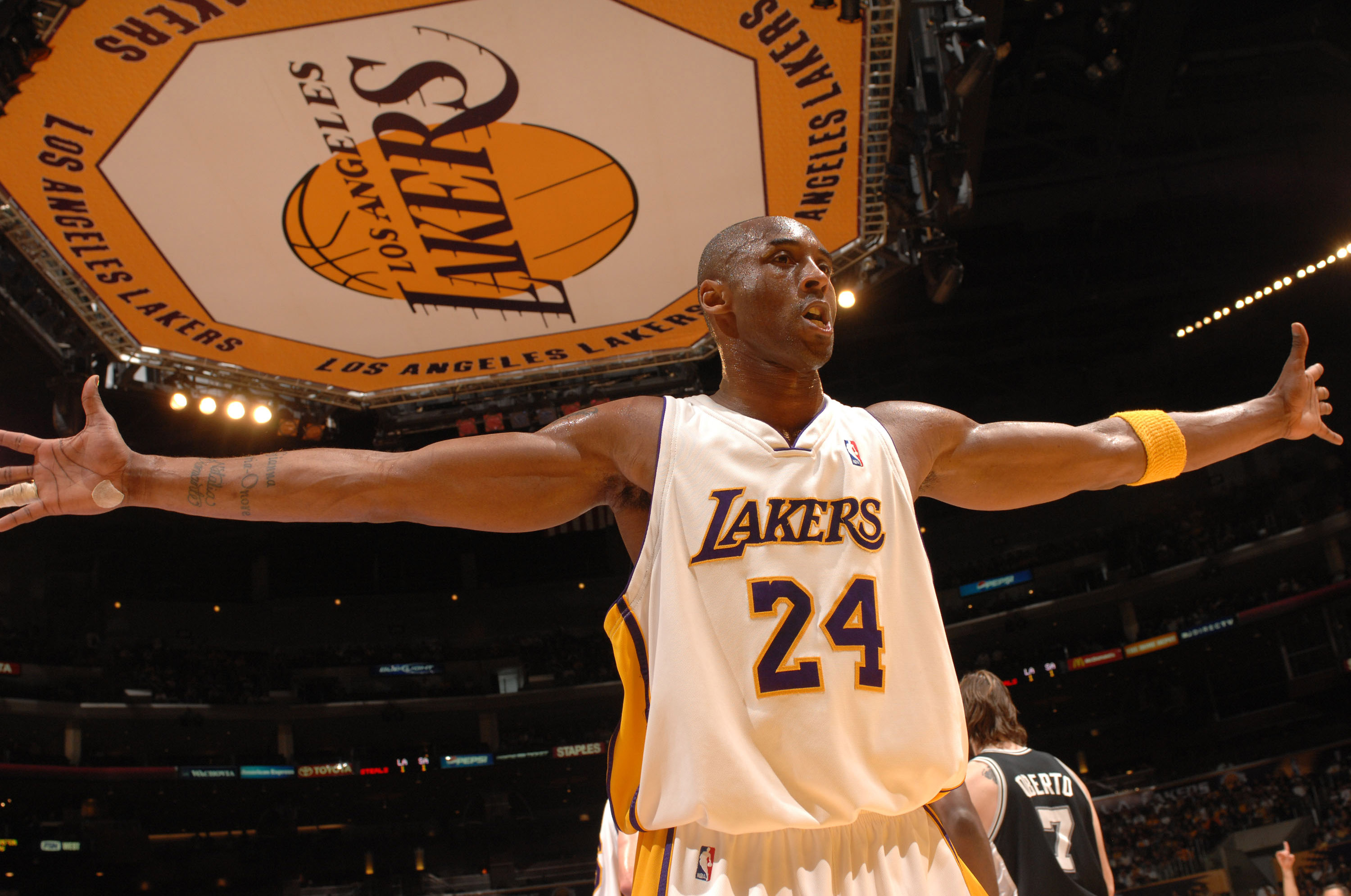 而对于黄蜂 而对于黄蜂